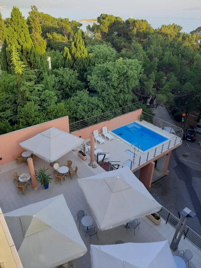 Hotel Tamaris Novi Vinodolski Bagian luar foto
