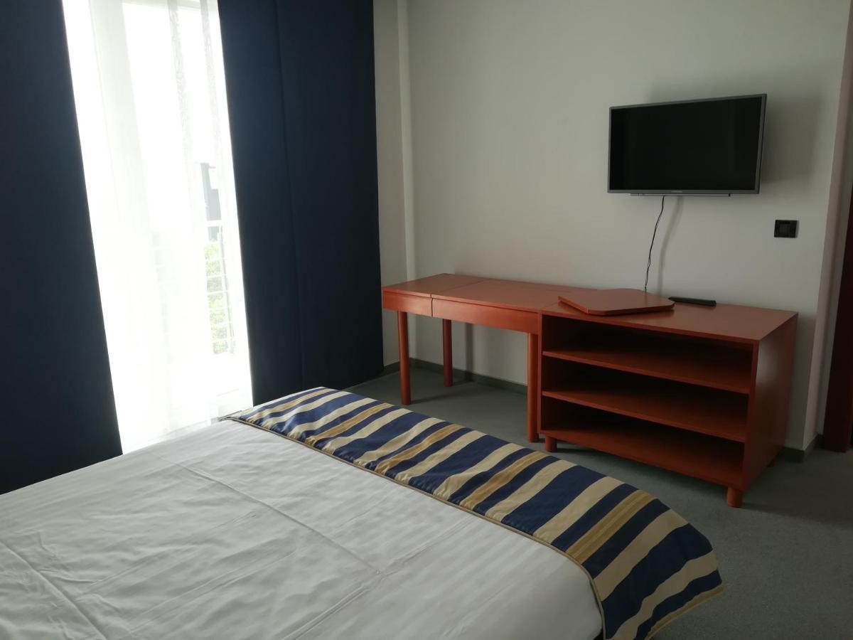 Hotel Tamaris Novi Vinodolski Bagian luar foto