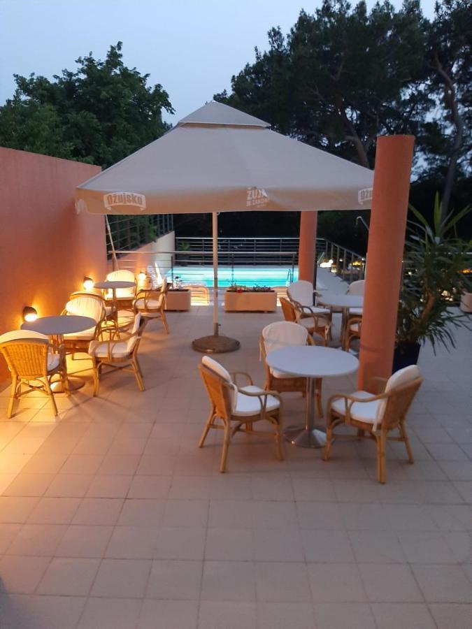 Hotel Tamaris Novi Vinodolski Bagian luar foto