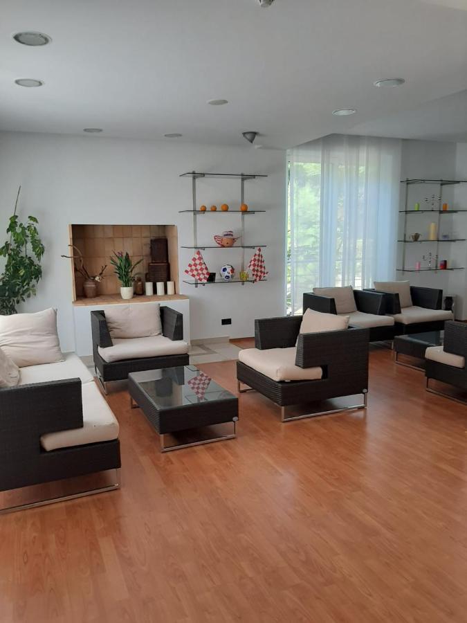 Hotel Tamaris Novi Vinodolski Bagian luar foto