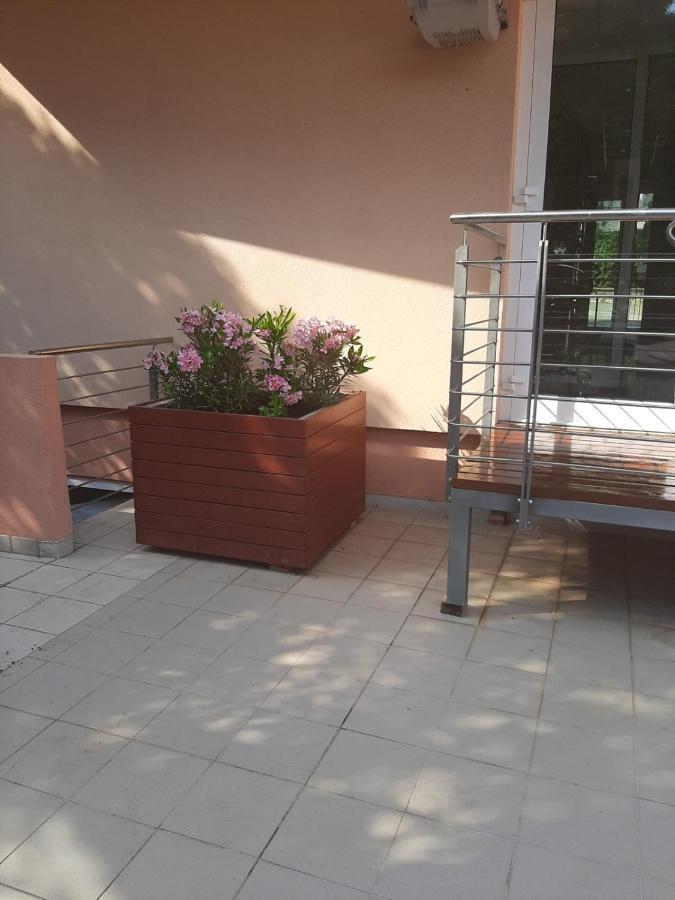 Hotel Tamaris Novi Vinodolski Bagian luar foto