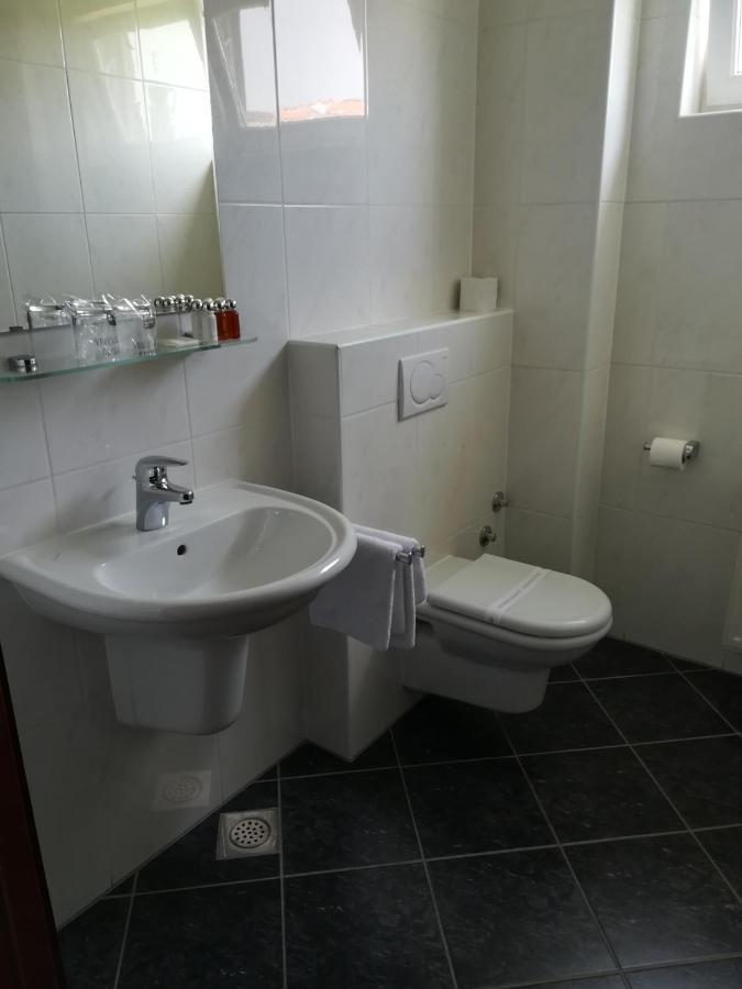 Hotel Tamaris Novi Vinodolski Bagian luar foto