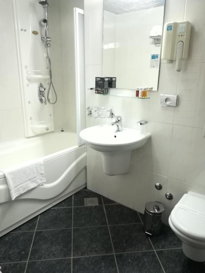 Hotel Tamaris Novi Vinodolski Bagian luar foto