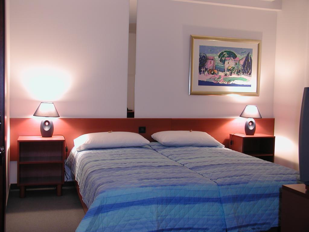 Hotel Tamaris Novi Vinodolski Ruang foto